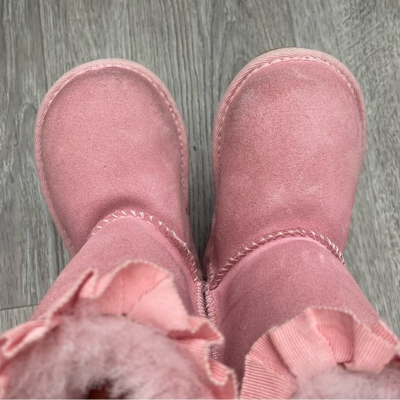 Kids Ugg Bailey Bow Light Pink Boots - Picture 16 of 16